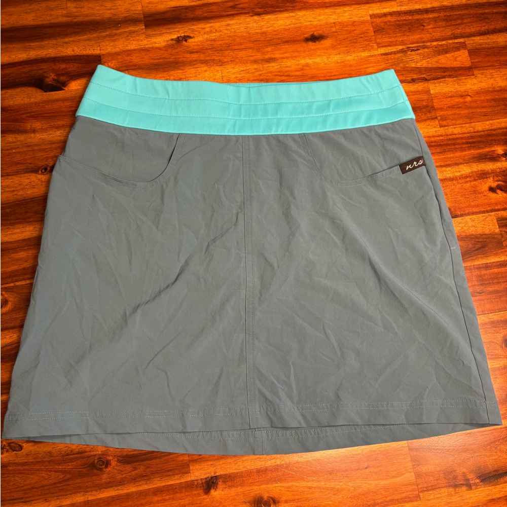 NRS Gray and Teal Women's Skirt size 8
